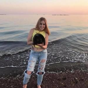 Meet your Posher, Alexandra